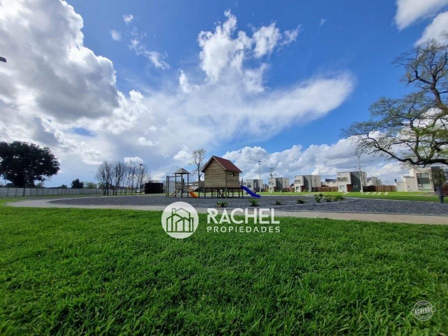 EN VENTA CASA SEMI NUEVA EN CONDOMINIO MEDITERRANEO