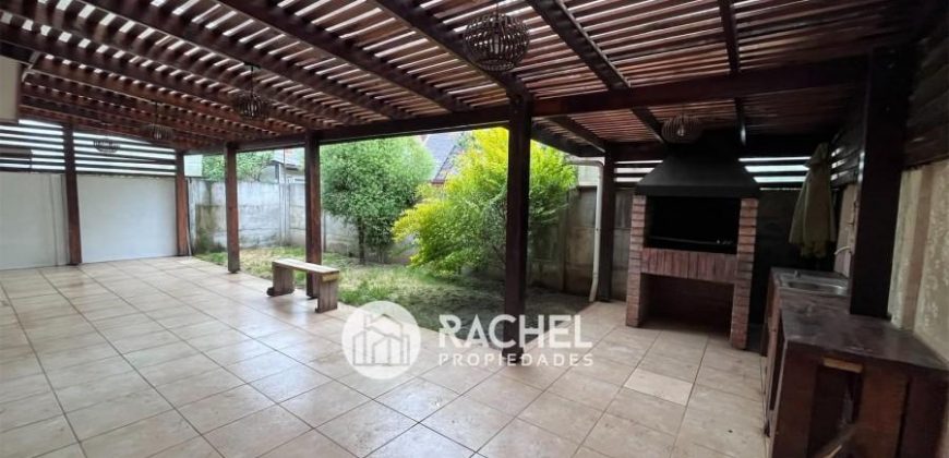 SE VENDE LINDA CASA DE 4D- SECTOR LAS ENCINAS