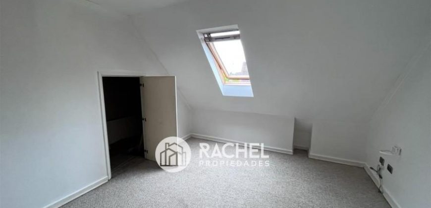 SE VENDE LINDA CASA DE 4D- SECTOR LAS ENCINAS