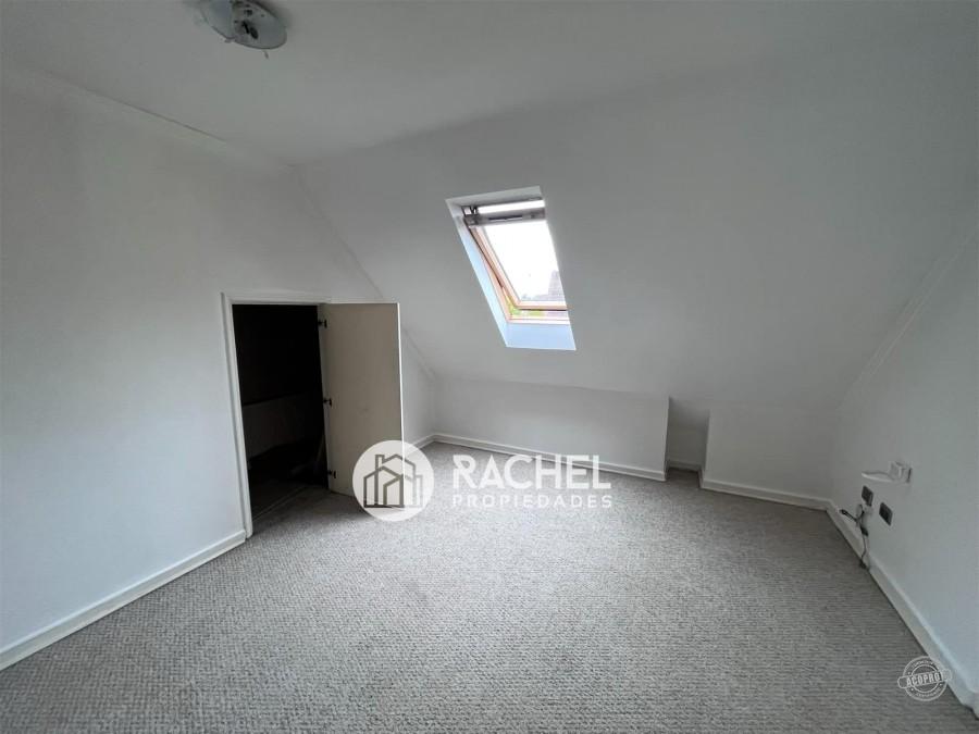 SE VENDE LINDA CASA DE 4D- SECTOR LAS ENCINAS