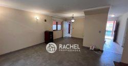 SE VENDE LINDA CASA DE 4D- SECTOR LAS ENCINAS