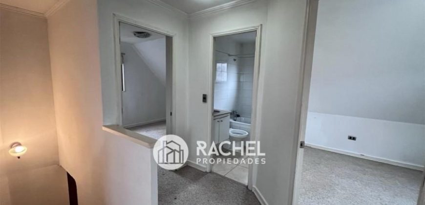 SE VENDE LINDA CASA DE 4D- SECTOR LAS ENCINAS