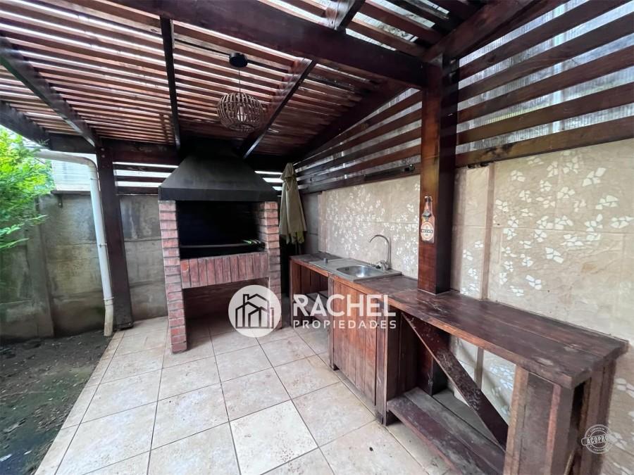SE VENDE LINDA CASA DE 4D- SECTOR LAS ENCINAS