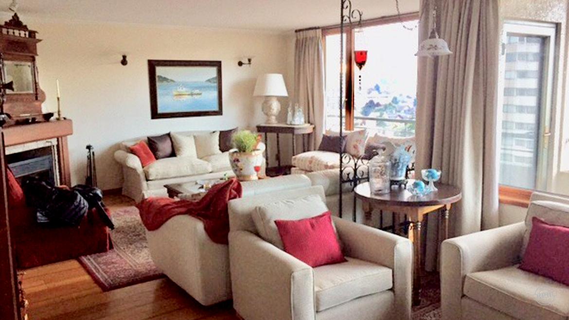 Vendemos amplio departamento dúplex a pasos de la Av. Alemania