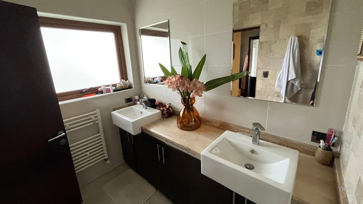 Vendemos  hermosa casa en Lomas del Carmen