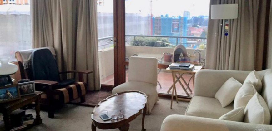 Vendemos amplio departamento dúplex a pasos de la Av. Alemania