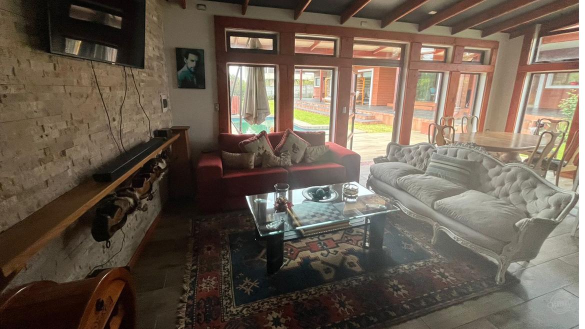 Vendemos  hermosa casa en Lomas del Carmen