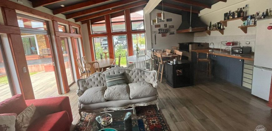 Vendemos  hermosa casa en Lomas del Carmen