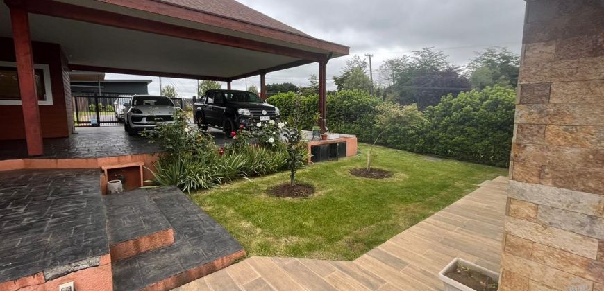 Vendemos  hermosa casa en Lomas del Carmen