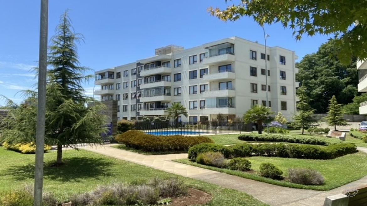 Vendemos amplio departamento en Condominio Cumbres del Sur