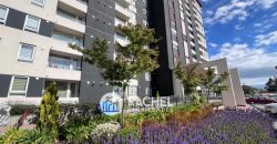 SE VENDE SOLEADO DEPTO EN CONDOMINIO PLAZA PARQUE LOS POETAS