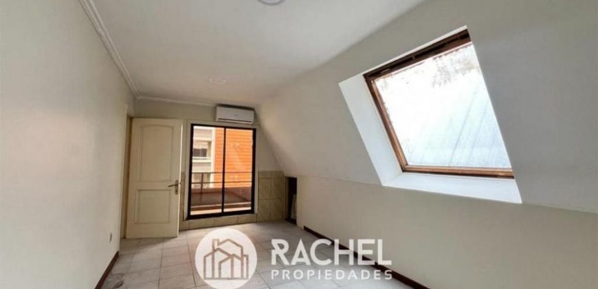 SE ARRIENDA AMPLIA Y LUMINOSA OFICINA DUPLEX