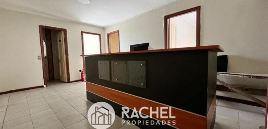 SE ARRIENDA AMPLIA Y LUMINOSA OFICINA DUPLEX