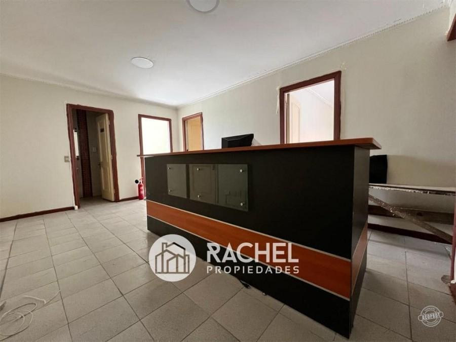 SE ARRIENDA AMPLIA Y LUMINOSA OFICINA DUPLEX