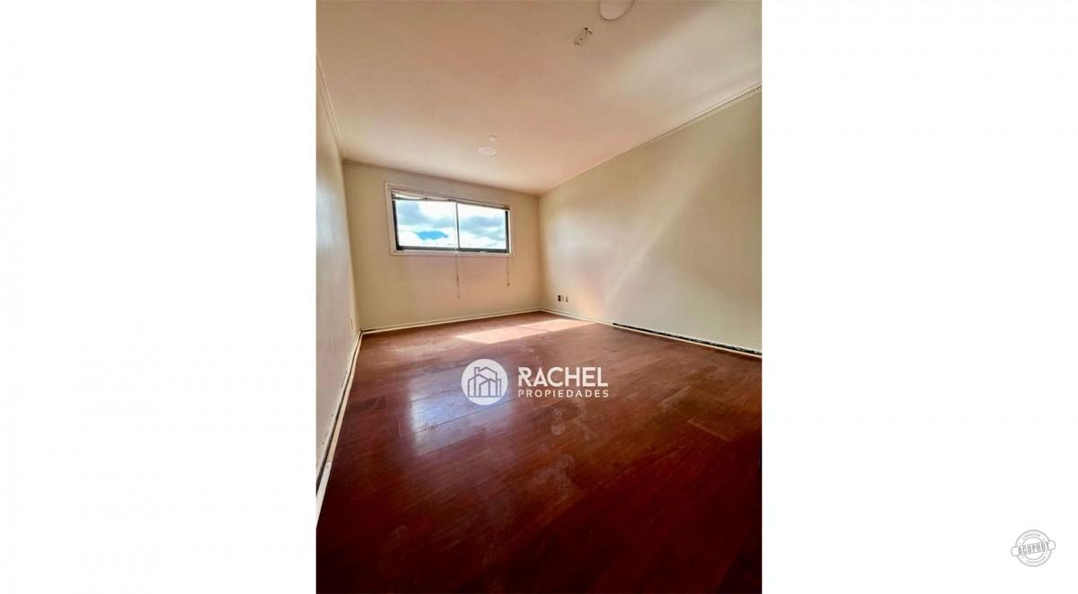 SE ARRIENDA AMPLIA Y LUMINOSA OFICINA DUPLEX