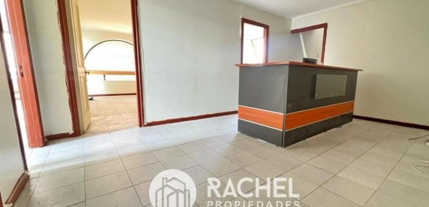 SE ARRIENDA AMPLIA Y LUMINOSA OFICINA DUPLEX