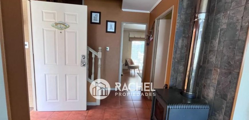 SE VENDE IMPECABLE y ACOGEDORA CASA EN VILLA MARTIN HIRIART