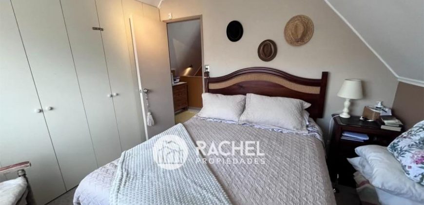 SE VENDE IMPECABLE y ACOGEDORA CASA EN VILLA MARTIN HIRIART