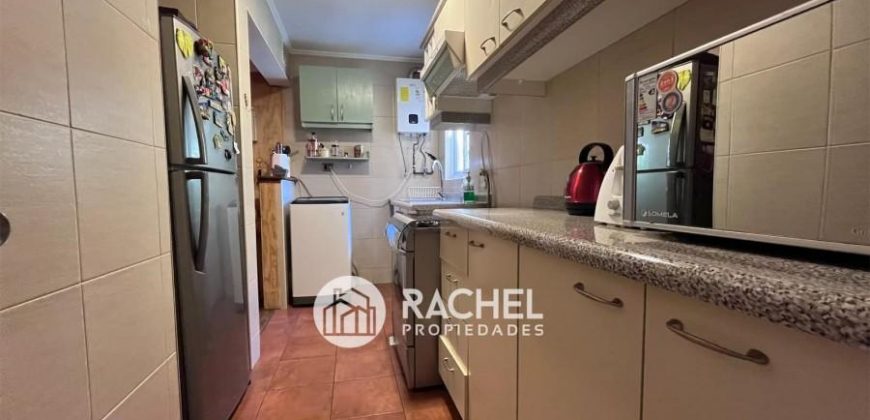 SE VENDE IMPECABLE y ACOGEDORA CASA EN VILLA MARTIN HIRIART
