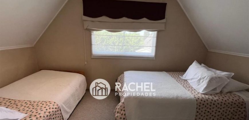 SE VENDE IMPECABLE y ACOGEDORA CASA EN VILLA MARTIN HIRIART