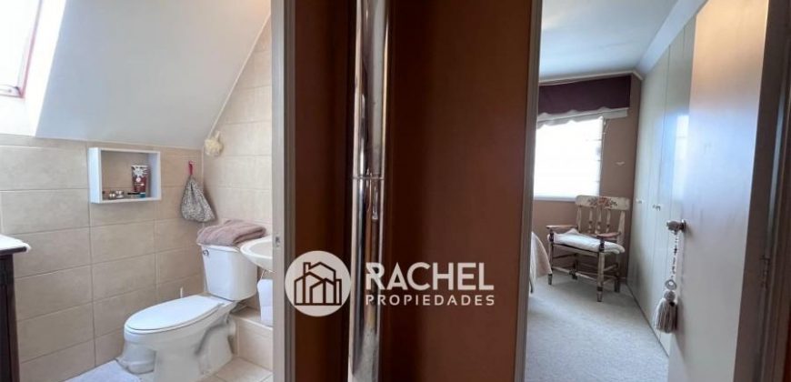 SE VENDE IMPECABLE y ACOGEDORA CASA EN VILLA MARTIN HIRIART