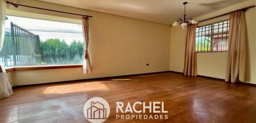 SE ARRIENDA CASA EXCELENTE UBICACIÓN VILLA CAMPALAU