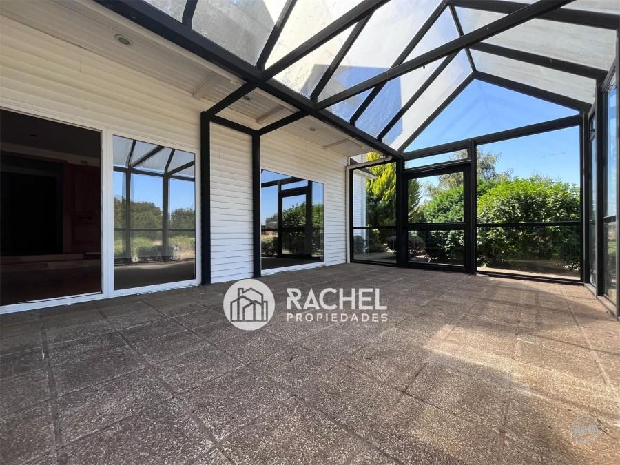 Se vende hermosa casa de estilo canadiense en el Sector Pumalal.