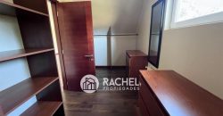 Se vende hermosa casa de estilo canadiense en el Sector Pumalal.