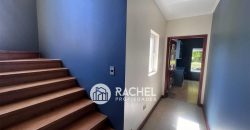 Se vende hermosa casa de estilo canadiense en el Sector Pumalal.