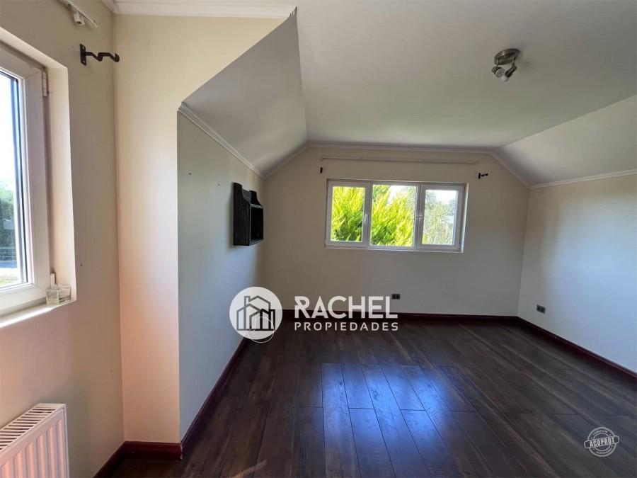 Se vende hermosa casa de estilo canadiense en el Sector Pumalal.