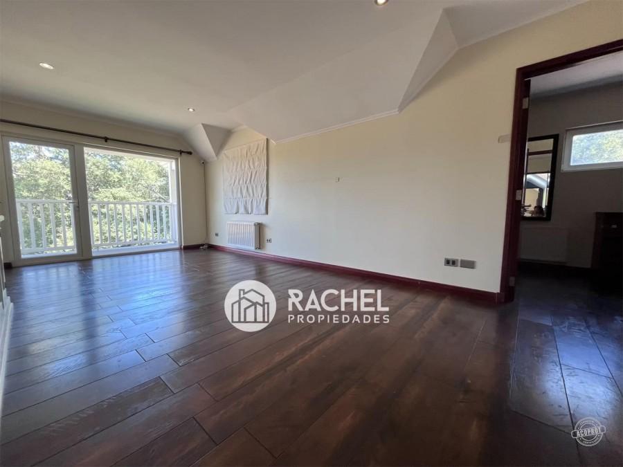 Se vende hermosa casa de estilo canadiense en el Sector Pumalal.