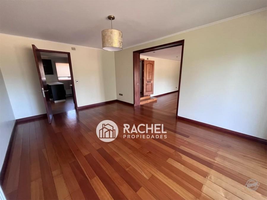 Se vende hermosa casa de estilo canadiense en el Sector Pumalal.