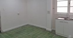 Vendemos propiedad comercial de dos pisos en excelente ubicación