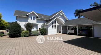 Se vende hermosa casa de estilo canadiense en el Sector Pumalal.