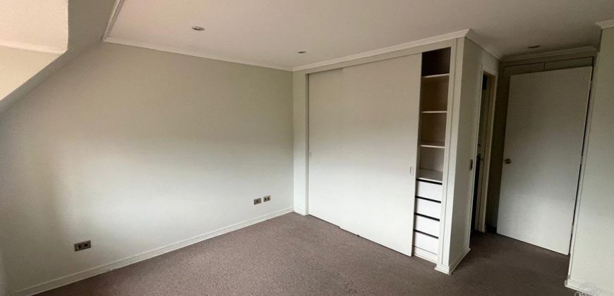 Vendemos amplio departamento dúplex en Condominio las Encinas