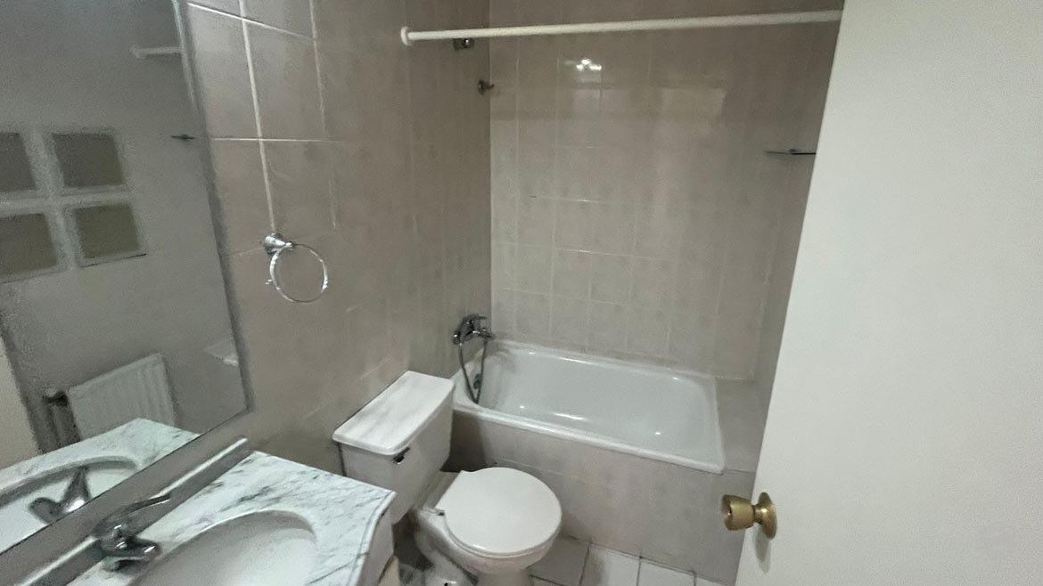 Vendemos amplio departamento dúplex en Condominio las Encinas