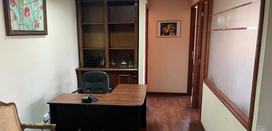 Arrendamos amplia oficina en Edificio Sinergia