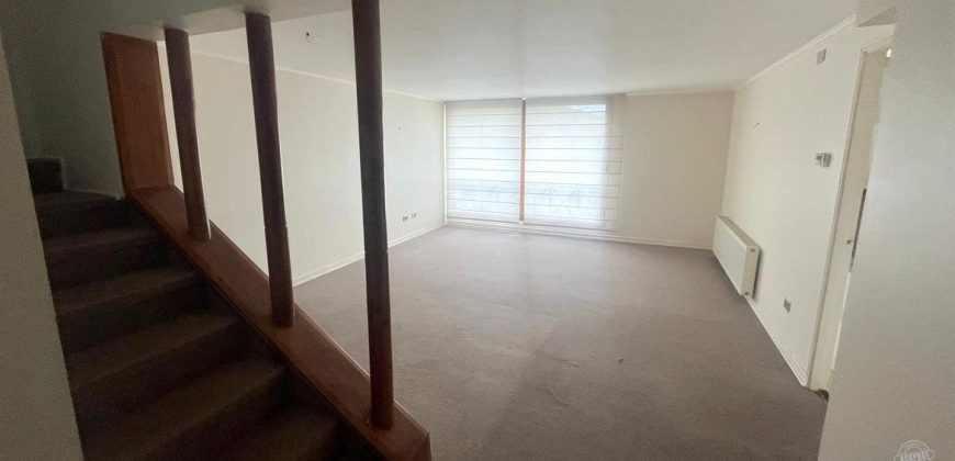 Vendemos amplio departamento dúplex en Condominio las Encinas