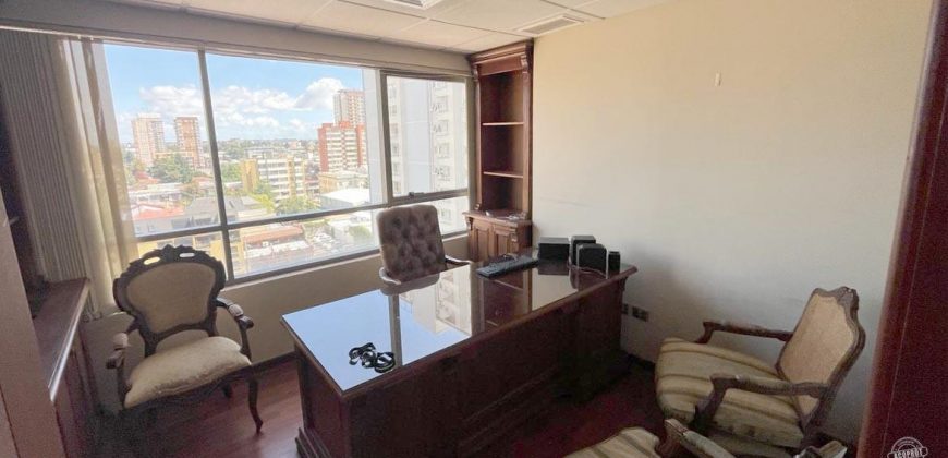 Arrendamos amplia oficina en Edificio Sinergia