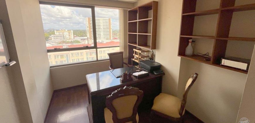 Arrendamos amplia oficina en Edificio Sinergia