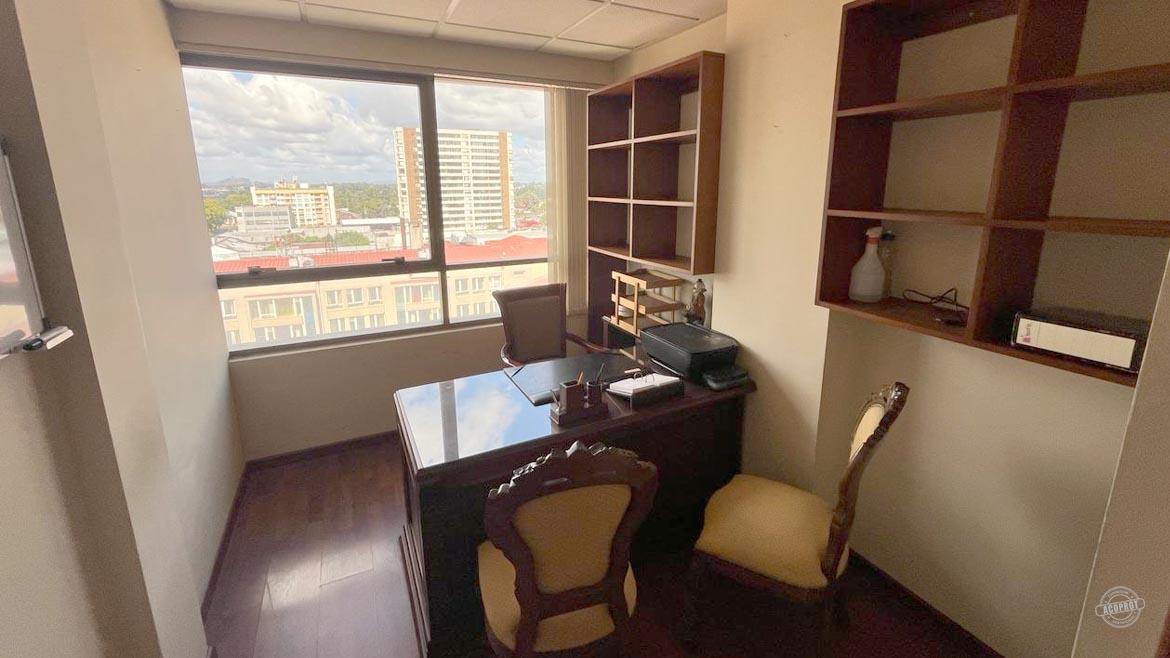 Arrendamos amplia oficina en Edificio Sinergia