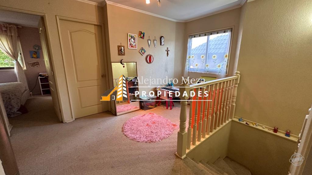 SE VENDE CASA EN ARBOLEDA DEL PORTAL