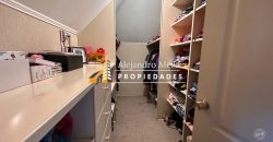 SE VENDE CASA EN ARBOLEDA DEL PORTAL