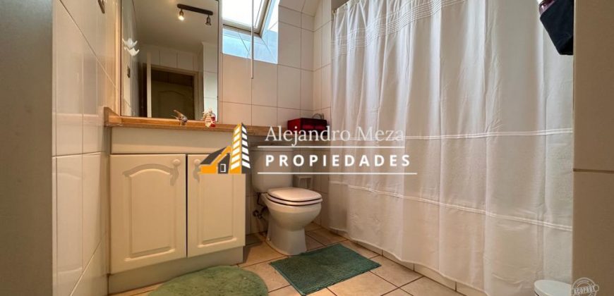 SE VENDE CASA EN ARBOLEDA DEL PORTAL