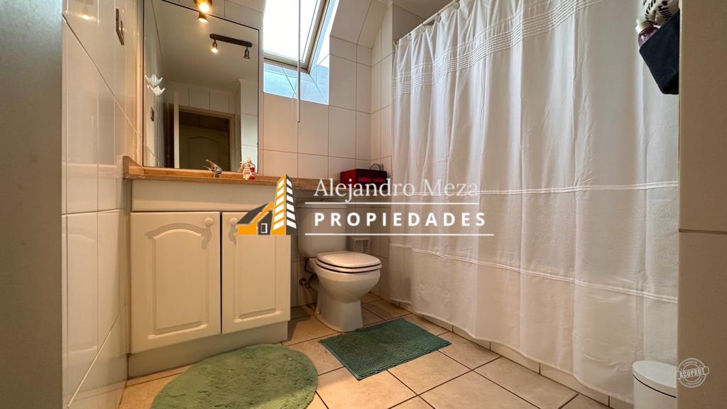SE VENDE CASA EN ARBOLEDA DEL PORTAL
