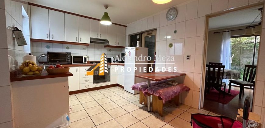 SE VENDE CASA EN ARBOLEDA DEL PORTAL