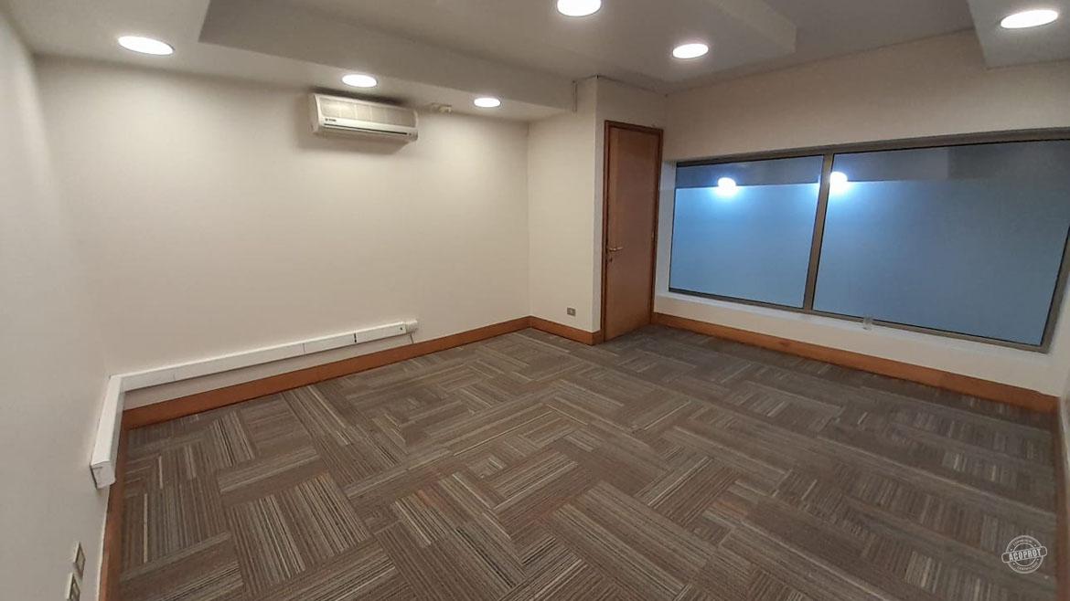 Arrendamos gran local comercial en excelente ubicación.