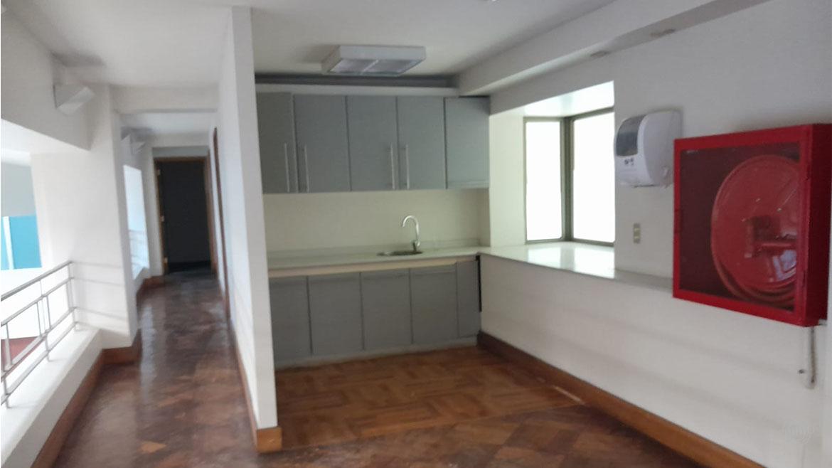 Arrendamos gran local comercial en excelente ubicación.