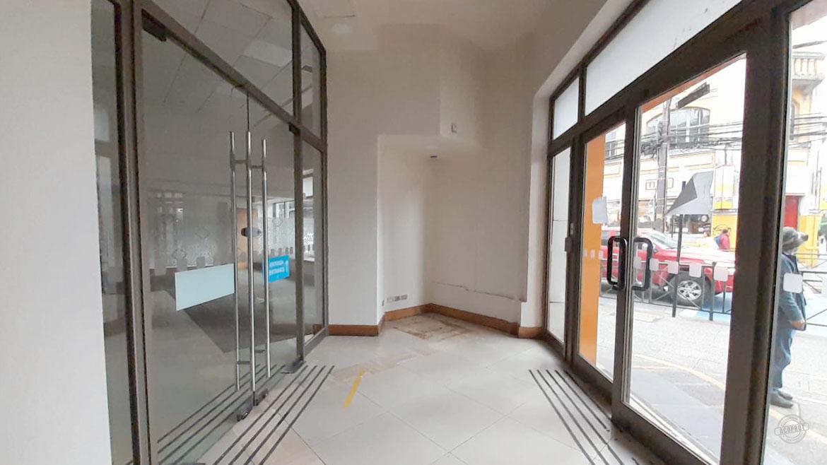 Arrendamos gran local comercial en excelente ubicación.