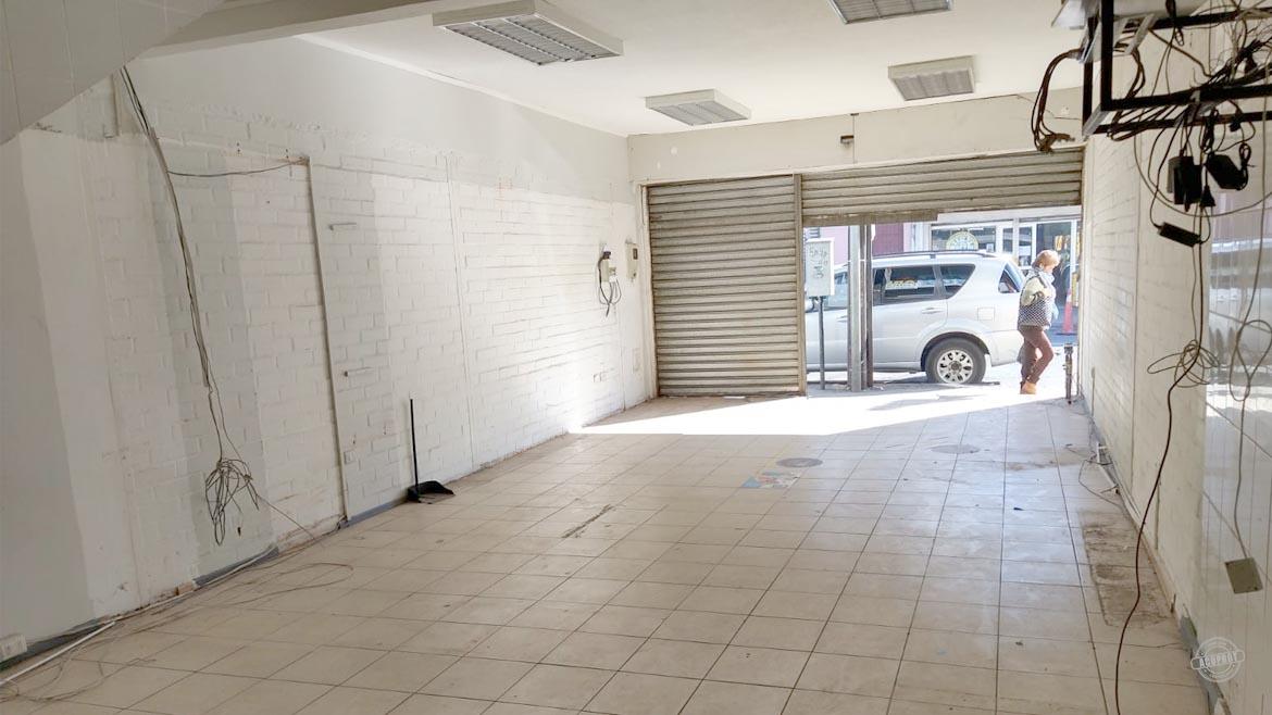 Arrendamos local comercial en calle Miraflores